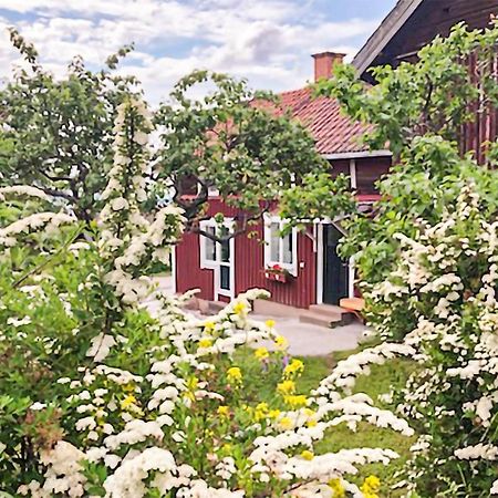 Cozy Home In Raettvik With Kitchen Buitenkant foto