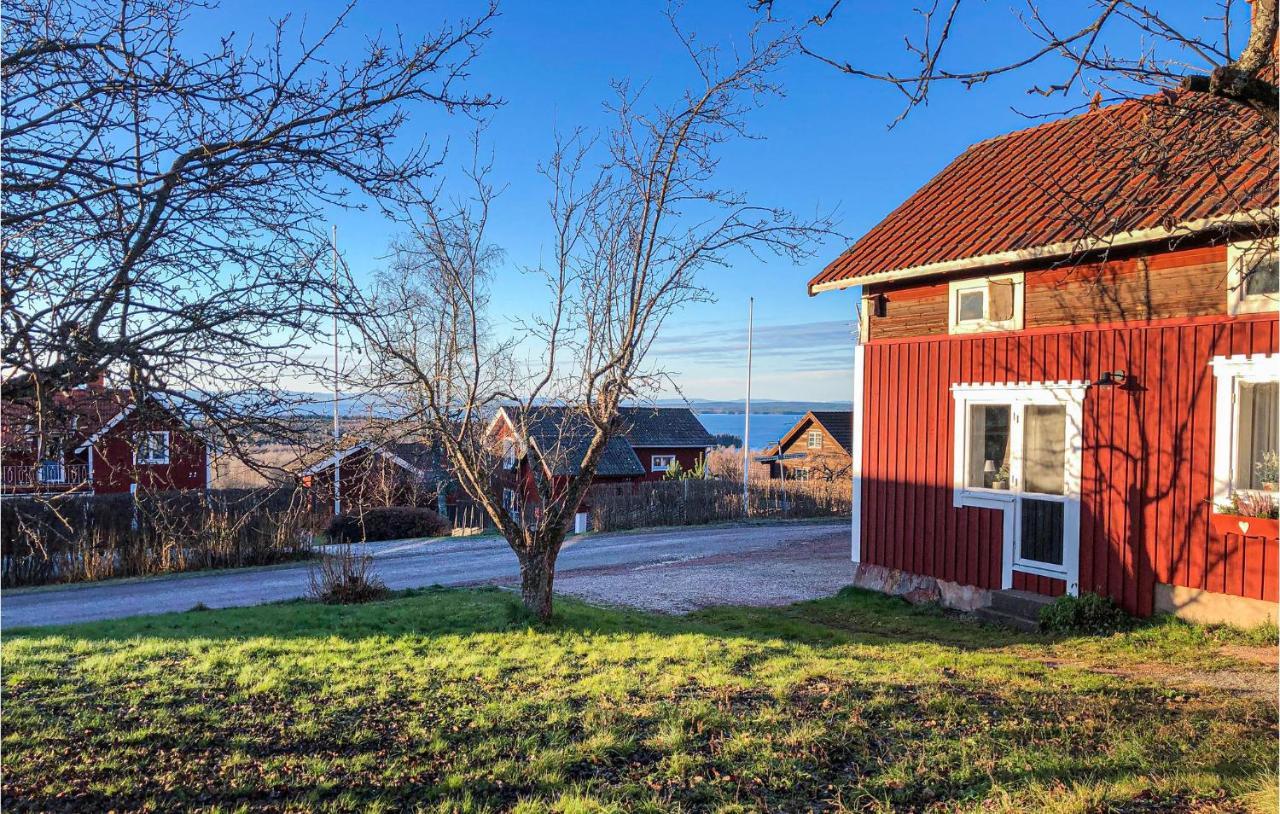 Cozy Home In Raettvik With Kitchen Buitenkant foto