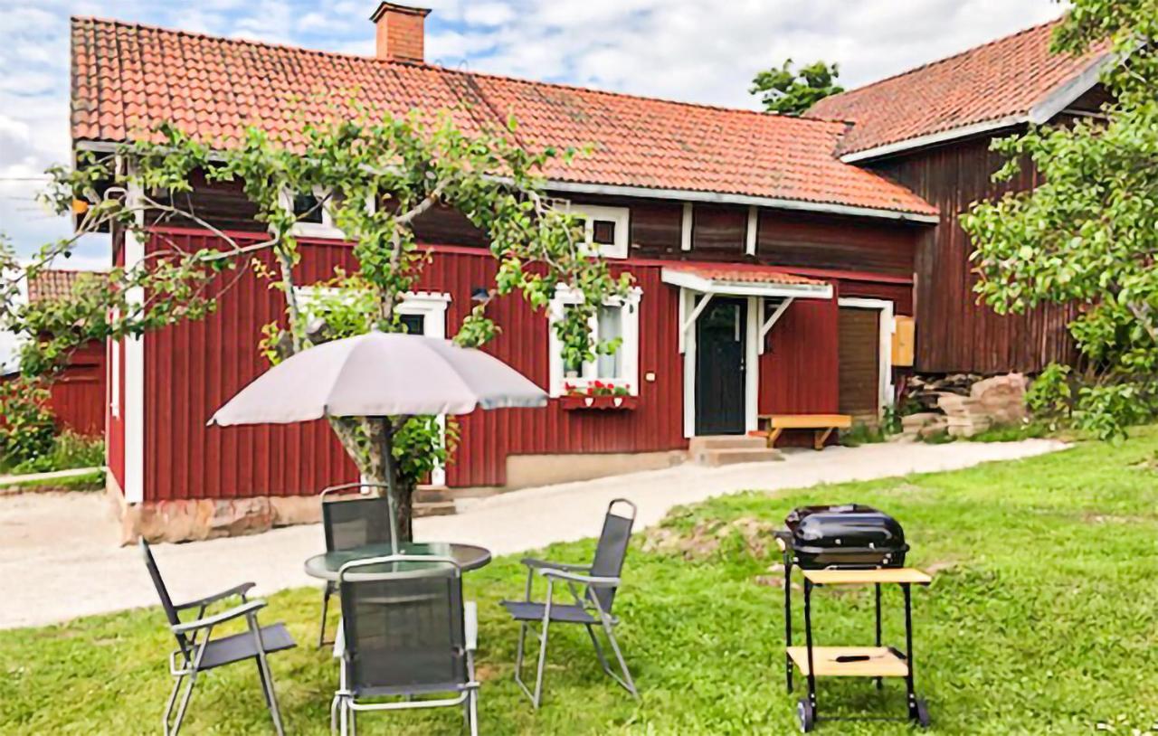 Cozy Home In Raettvik With Kitchen Buitenkant foto